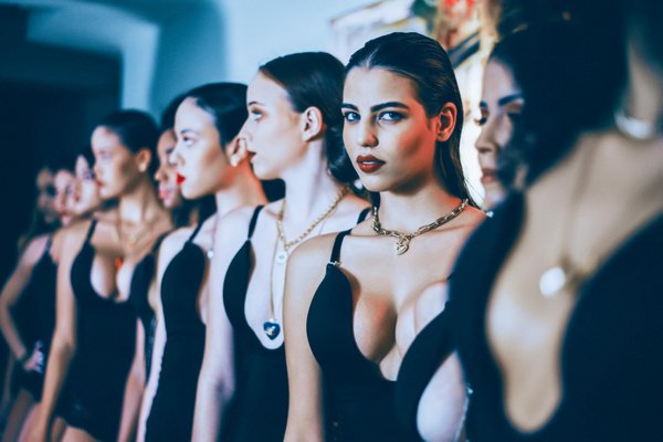 What are the top beauty trends UK women should try this season?